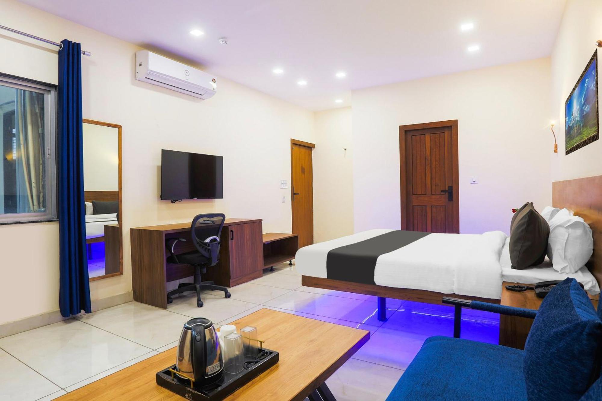 Super Townhouse Vikaspuri Hotel Delhi  Exterior photo