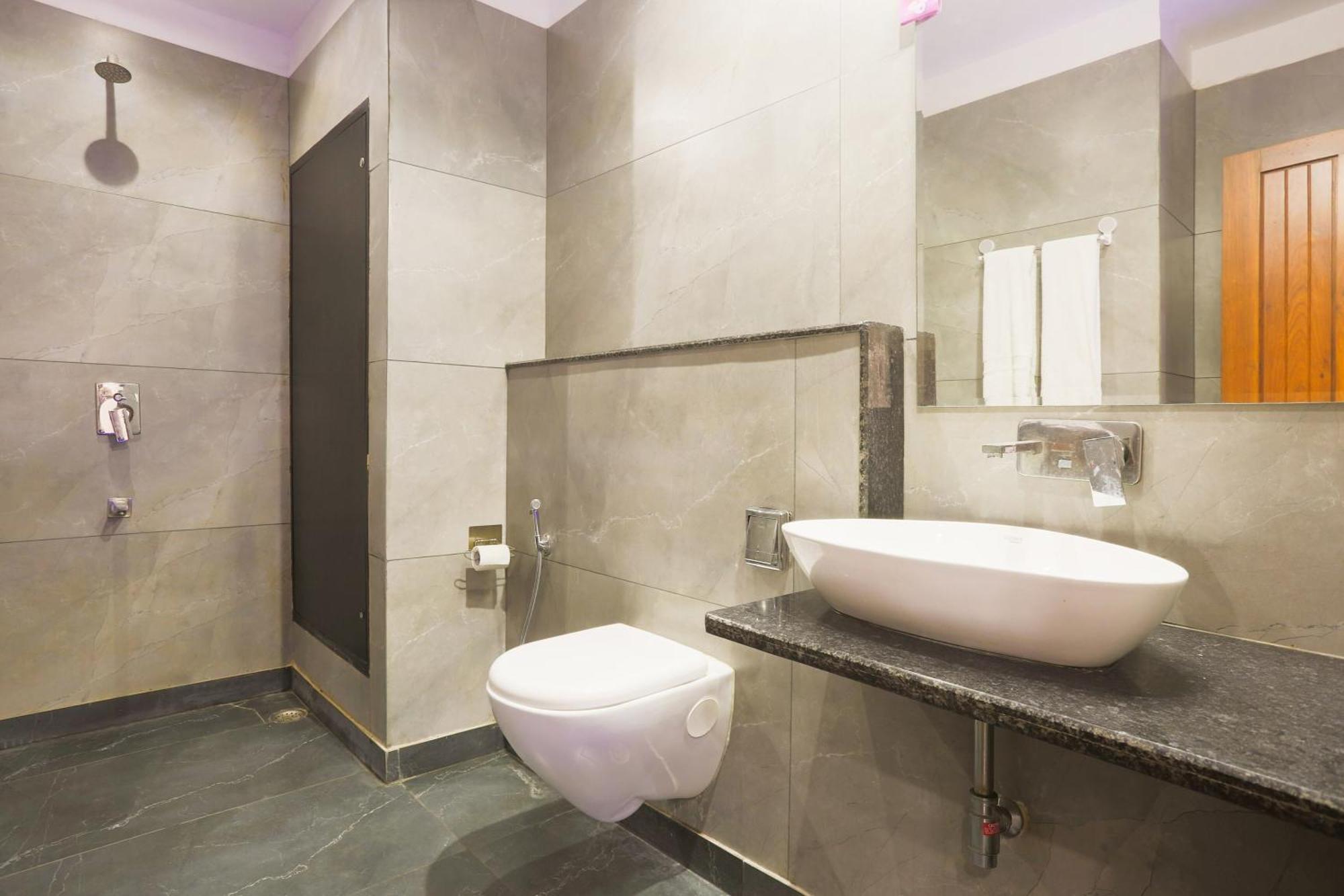 Super Townhouse Vikaspuri Hotel Delhi  Exterior photo